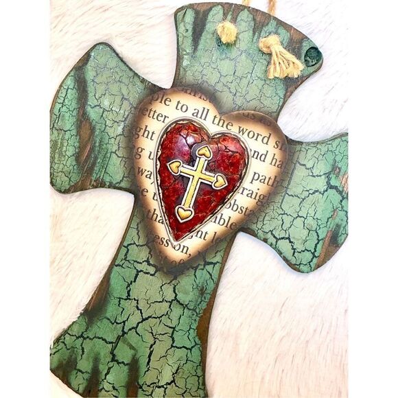 NWOT Montana West 3-D Crackled Green Scripture Heart Wall Cross - Picture 8 of 11